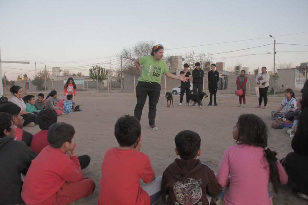 Acompañar a quienes acompañan
